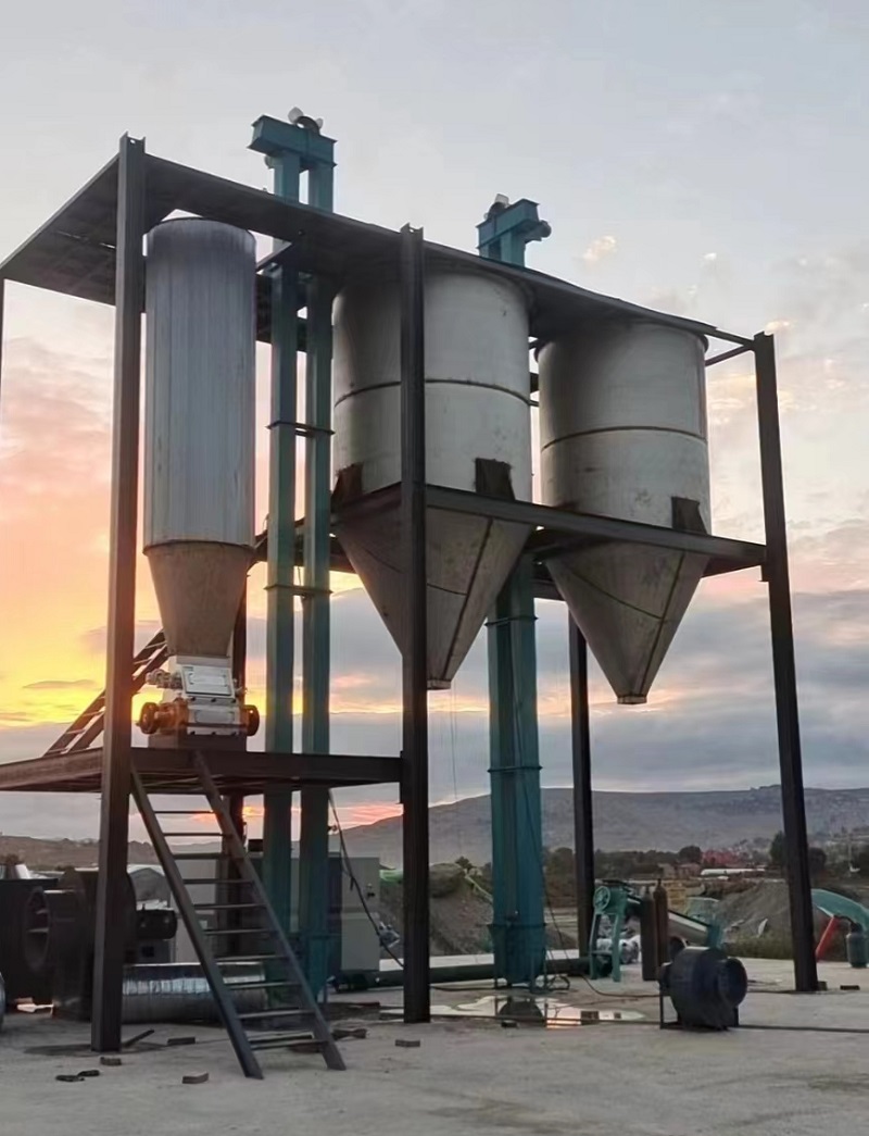 陜西西安玉米壓片機現場(chǎng)